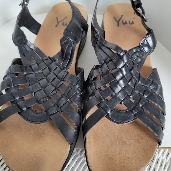 yuu sandals